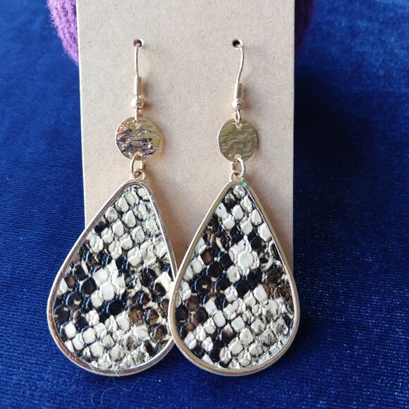 Snakeskin Teardrop Earrings gold fashion costume jewelry fish hook lure textured - Picture 4 of 7